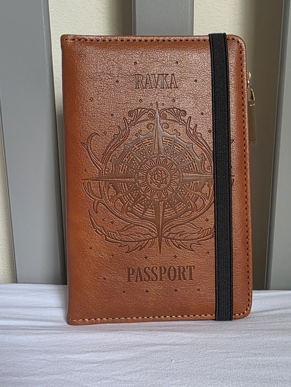 Owlcrate Exclusive Grishaverse Ravka Passport Holder Wallet